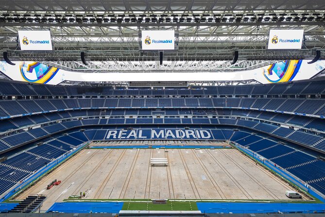 Bernabéu Stadium Guided Tour With Optional Megafan Upgrade - Trophy Photos and Digital Player Images