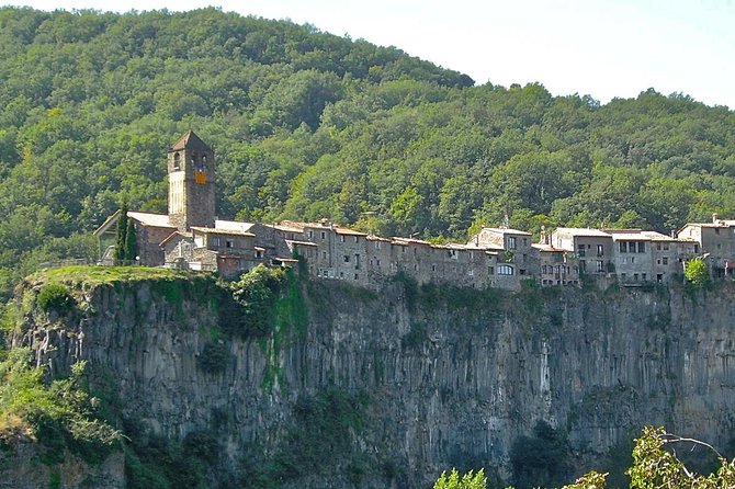 Besalu & 3 Medieval Towns Small Group Tour with Hotel Pick-Up - Besalú: the strongest finish of the day