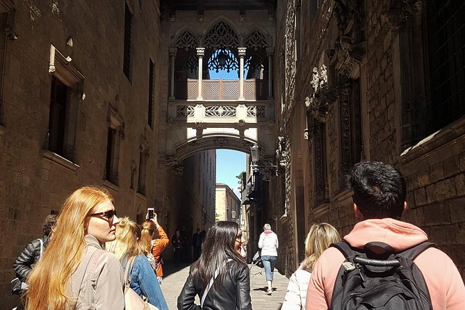 Best of Barcelona: Sagrada Familia & Park Guell Tour with Pick-up - Passeig de Gràcia and Modernist Barcelona