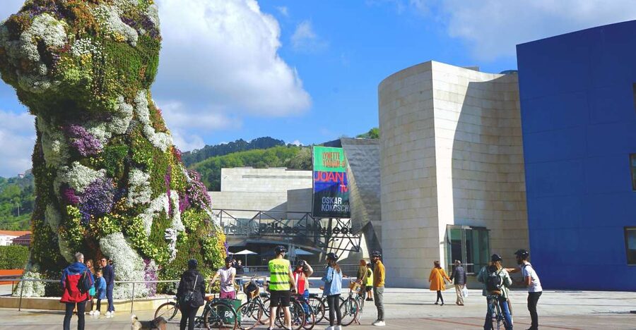 Bilbao: City Highlights Guided Bike Tour - Why a bike is a smart way to see Bilbao