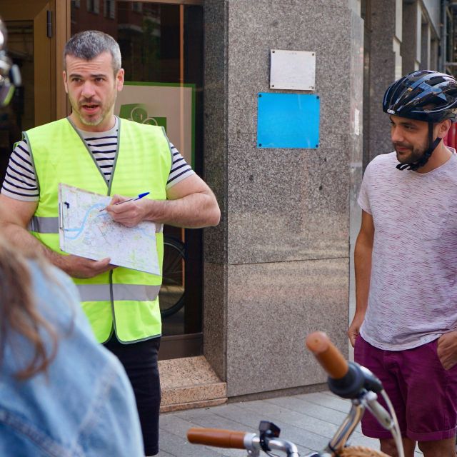 Bilbao: City Highlights Guided Bike Tour - Ribera Market and Gran Vía