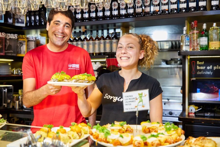 Bilbao: Exclusive Food & Wine Tasting Tour with Local Guide - Why pintxos are the right way to meet Bilbao