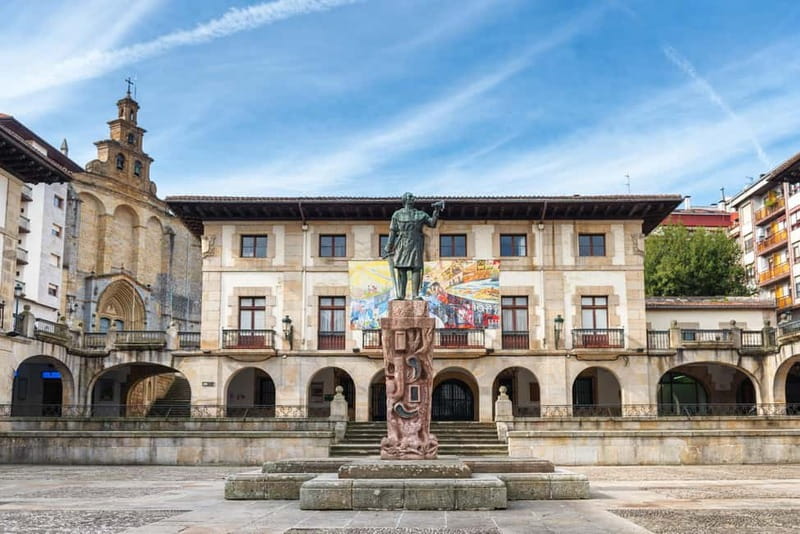Bilbao: Gaztelugatxe, Bermeo, Mundaka, Gernika, & Wine Tour - Mundaka, surf culture, and time for lunch