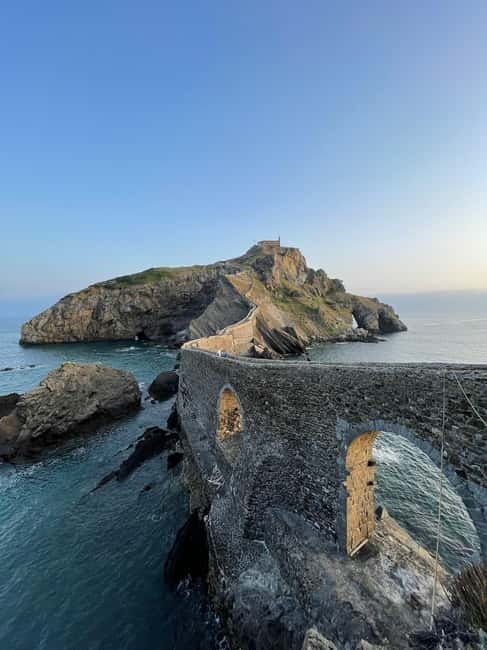 Bilbao: Gaztelugatxe, Bermeo, Mundaka, Gernika, & Wine Tour - San Juan de Gaztelugatxe and the famous 241 steps