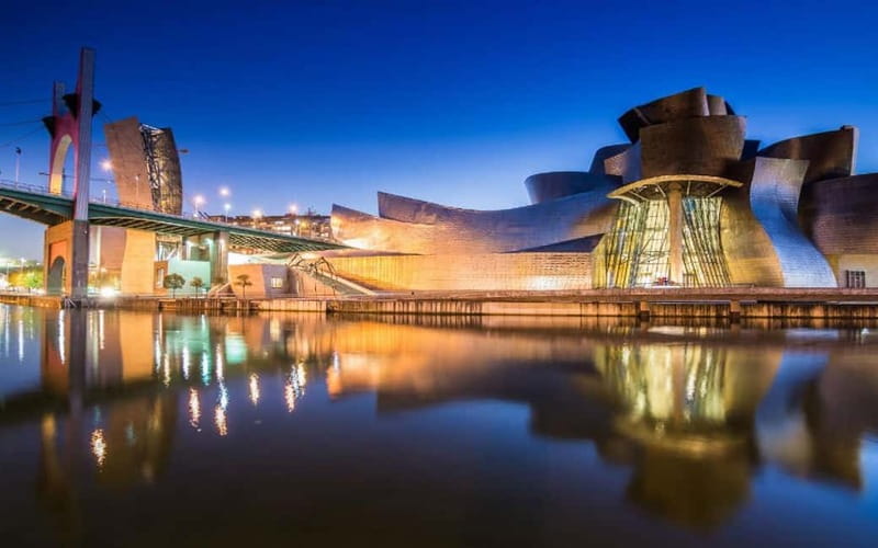 Bilbao: Guggenheim Museum Tour with Skip-the-Line Tickets - Meeting the guide on Mazarredo Zumarkalea