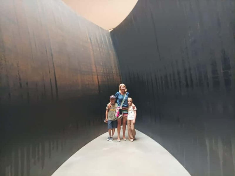 Bilbao: Guggenheim Museum Tour with Skip-the-Line Tickets - Permanent and temporary exhibitions in one visit