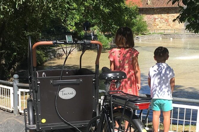 Bilbao Highlights 3-hour E-Bike tour: Small Group or Private Tour - Casilda Iturrizar Park and the city’s green center