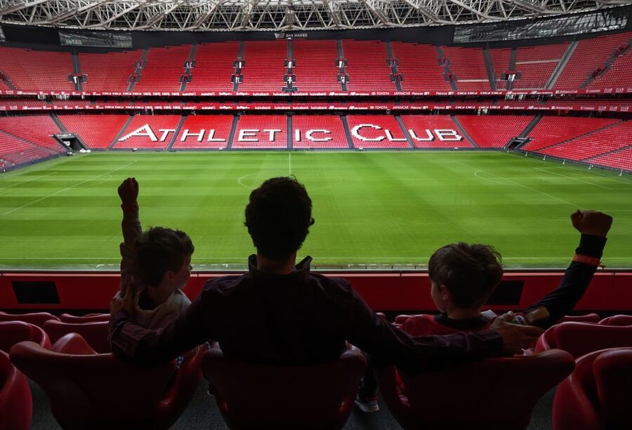 Bilbao: San Mamés Museum and Stadium Tour - The players’ tunnel and field-level view