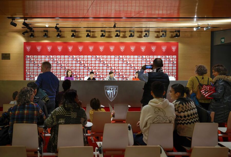 Bilbao: San Mamés Museum and Stadium Tour - Changing rooms, press room, and match-day imagination