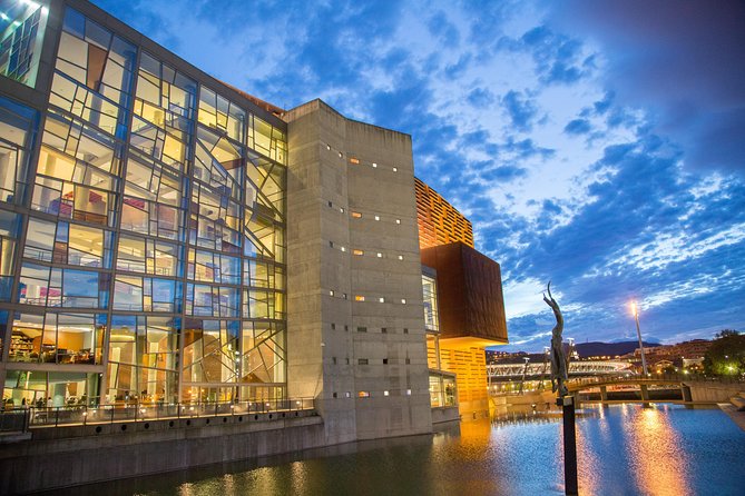 Bilbao Walking Small Group Tour - A short walk with a large amount of context