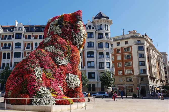 Bilbao Walking Small Group Tour - Plaza Nueva and the older streets
