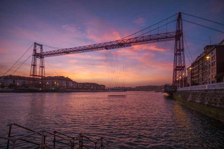 Bizkaia Bridge, Gaztelugatxe, Bermeo and Gernika from Bilbao - Key points to know before booking