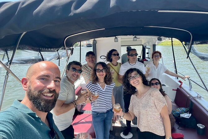 Boat Trip "Los Rincones del Guadalquivir" - Puente de Isabel II and the Triana connection