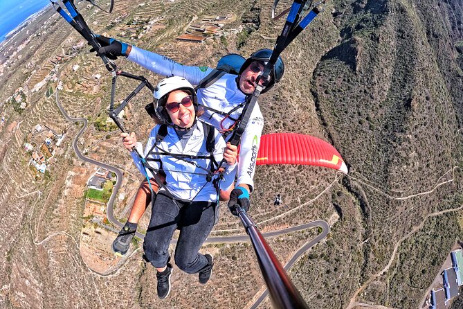 BRONZE tandem paragliding flight in South Tenerife, free pick up - What the Bronze flight gives you for $133.08