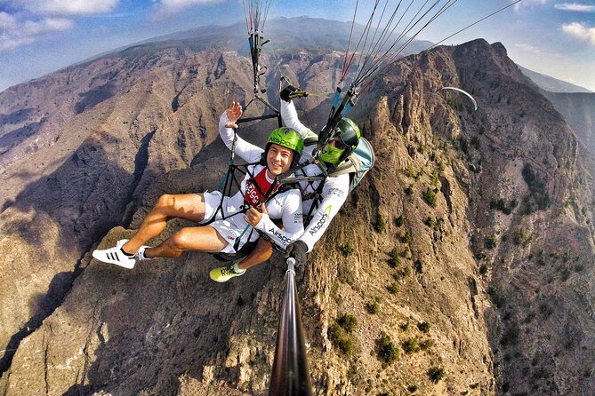 BRONZE tandem paragliding flight in South Tenerife, free pick up - Who will enjoy this flight most