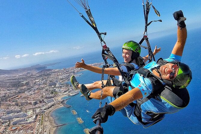 BRONZE tandem paragliding flight in South Tenerife, free pick up - Getting ready at the 745-metre launch point