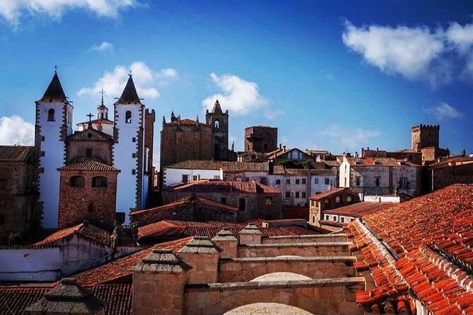 Cáceres essential - Plaza Mayor and the first sense of Cáceres