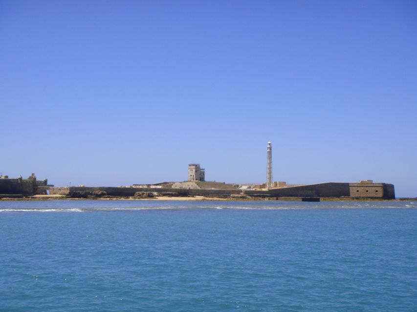Cádiz: Bay of Cádiz Catamaran Tour with Host - What the 75 minutes feel like onboard