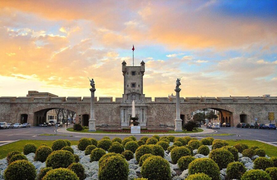 Cadiz: Medieval Tour - Who should book the Cadiz Medieval Tour?