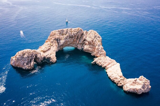 Cala Salada and Unspoiled North Beach Tour. Snorkelling and Aquarium - Who will enjoy this boat most?