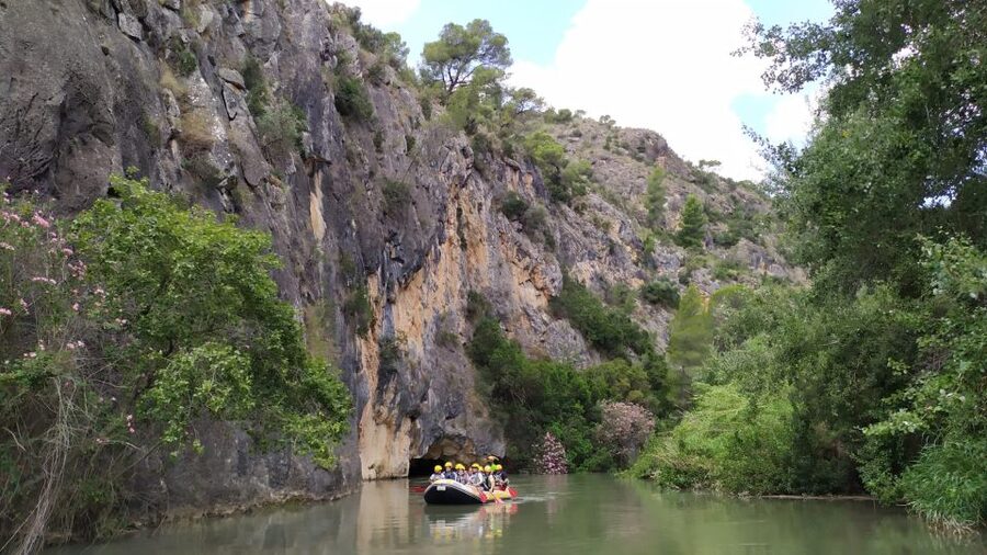 Calasparra: Almadenes Canyon Rafting with Caves and Rock Art - Finding the correct meeting point near Calasparra