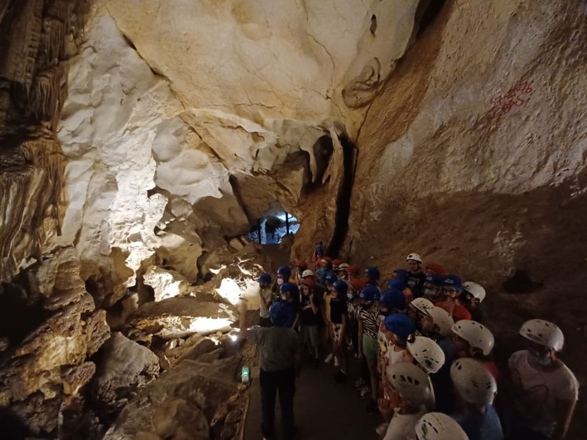Calasparra: Cueva del Puerto Entry Ticket with Guided Tour - The first descent: 50 meters below ground
