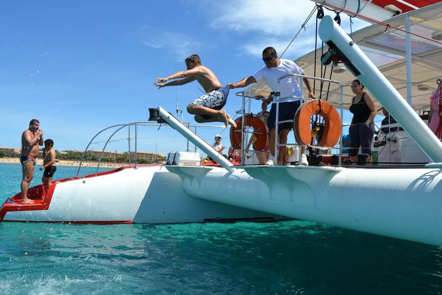 Caleta de Fuste: Catamaran Sailing Experience - How the crew changes the experience
