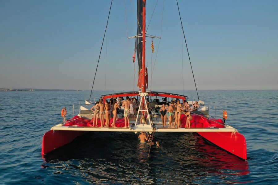 Cambrils: Catamaran Cruise with Drinks and BBQ Lunch Option - Music, crew, and the social atmosphere