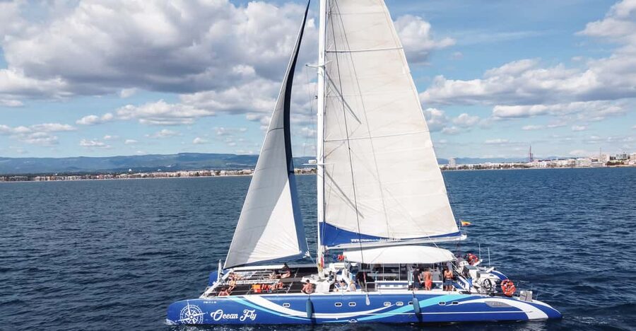 Cambrils: Costa Daurada Sail Catamaran Cruise - The one-hour sail: a coastal view without the swim stop