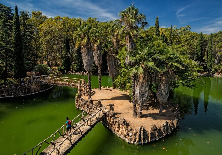 Cambrils: Parc Samà Entry Ticket - Free-roaming peacocks, deer, and pheasants