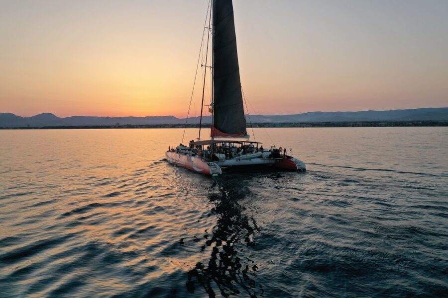 Cambrils: Sunset Catamaran Cruise with Drinks - Why this sunset cruise works so well