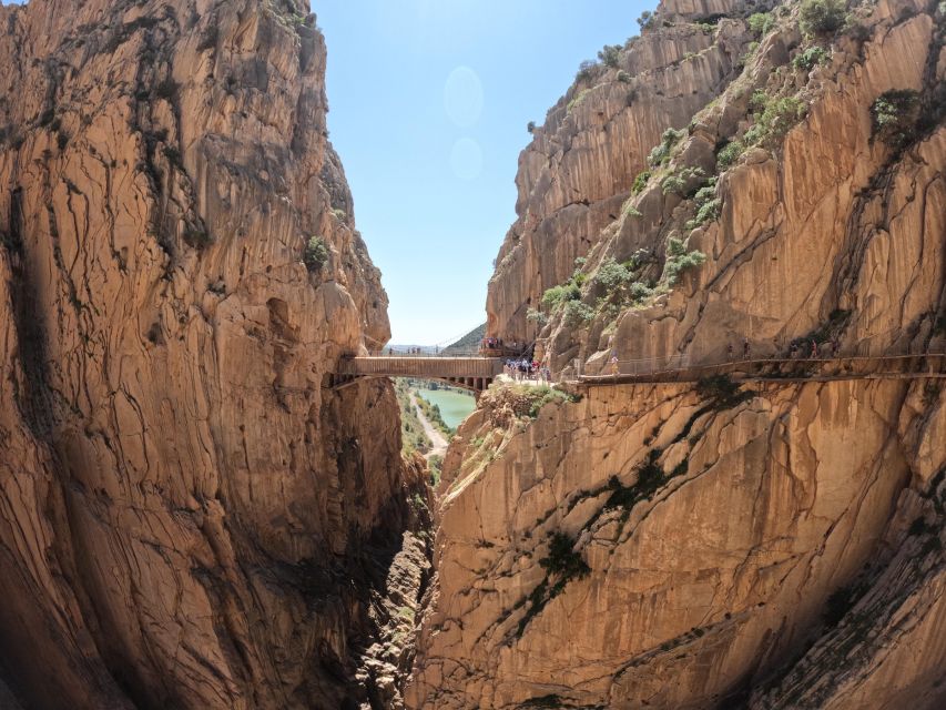 Caminito del Rey: Guided Tour and Entry Ticket - Helmets, radios, and the start of the walk