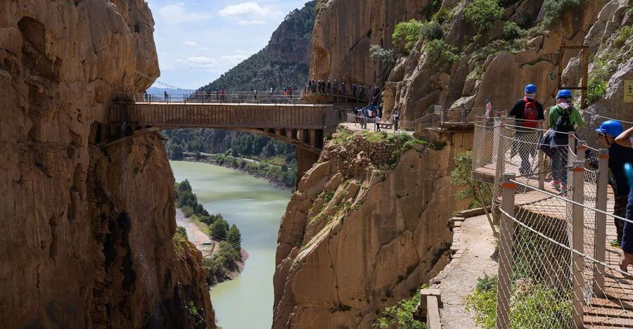 Caminito del Rey: Guided Tour with 1 Drink and Shuttle Bus - The 20-minute shuttle to the northern entrance