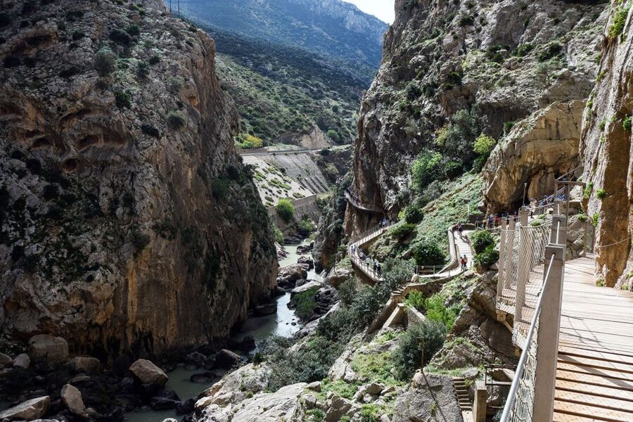 Caminito del Rey: Guided Tour with 1 Drink and Shuttle Bus - What the height feels like in real terms