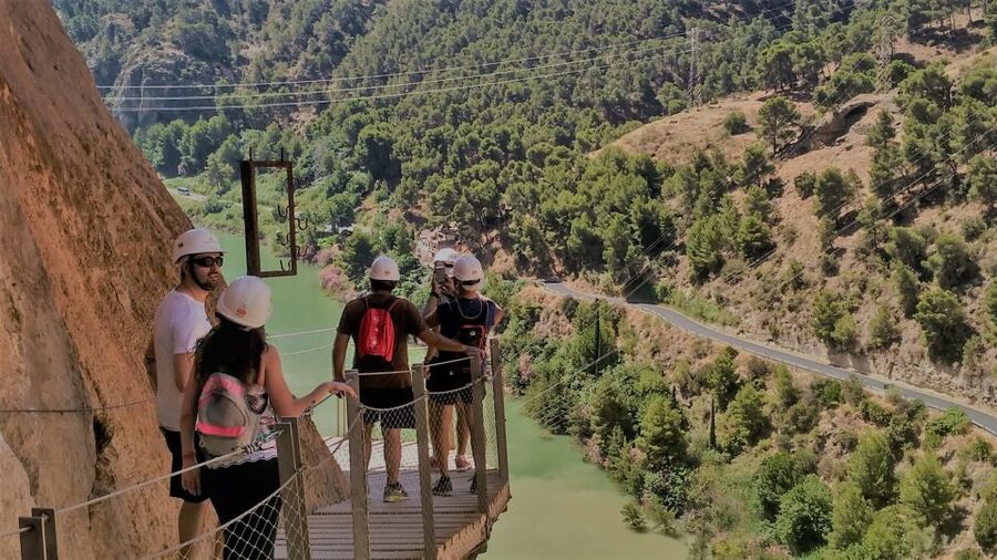 Caminito del Rey: Trekking Tour with Hiking Guide - What to bring and what to leave behind