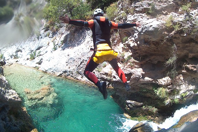 Canyoning in Andalucia: Rio Verde Canyon - Who should book this canyoning trip?