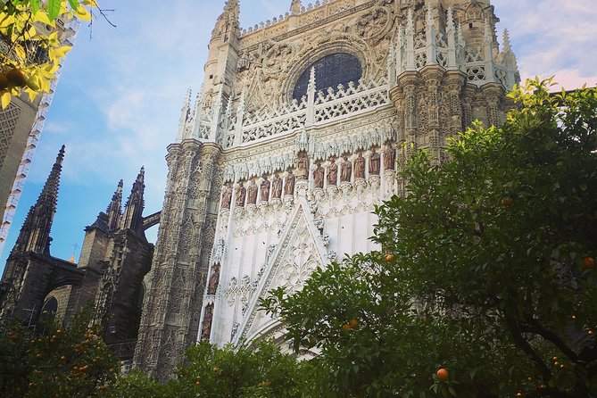 Cathedral and Real Alcàzar in Italian - Who should choose this Italian tour?
