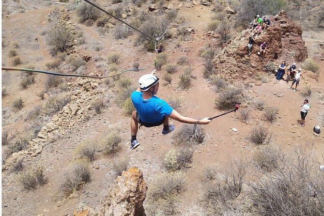 Climbing + Zipline + Via Ferrata + Cave. Adventure route in Gran Canaria - What the guides add to the experience