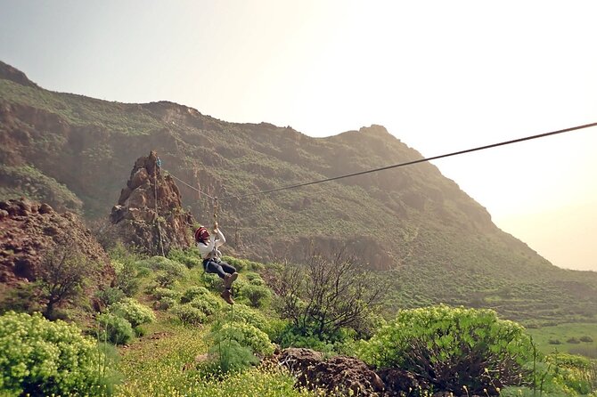 Climbing + Zipline + Via Ferrata + Cave. Adventure route in Gran Canaria - The via ferrata is short but scenic