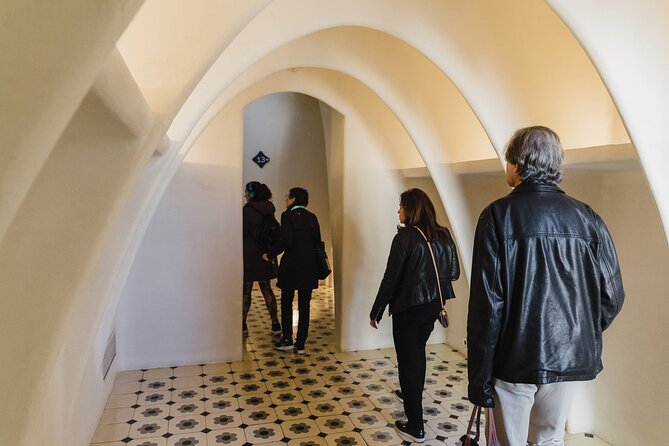 Complete Gaudi Tour: Casa Batllo, Park Guell & Sagrada Familia - Park Güell: color, curves, and a useful ticket advantage