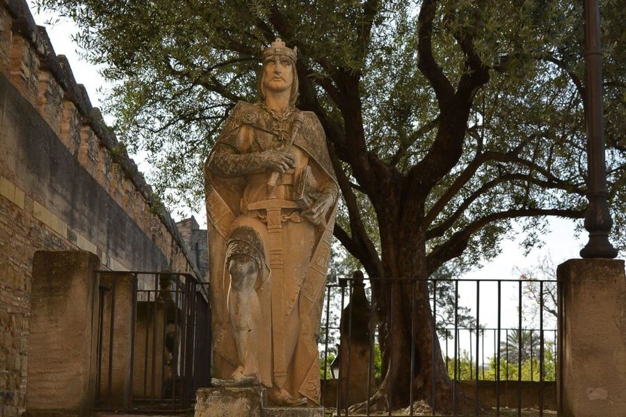 Cordóba: Gardens & Fortress of Catholic Monarchs Guided Tour - Practical details that can save you trouble