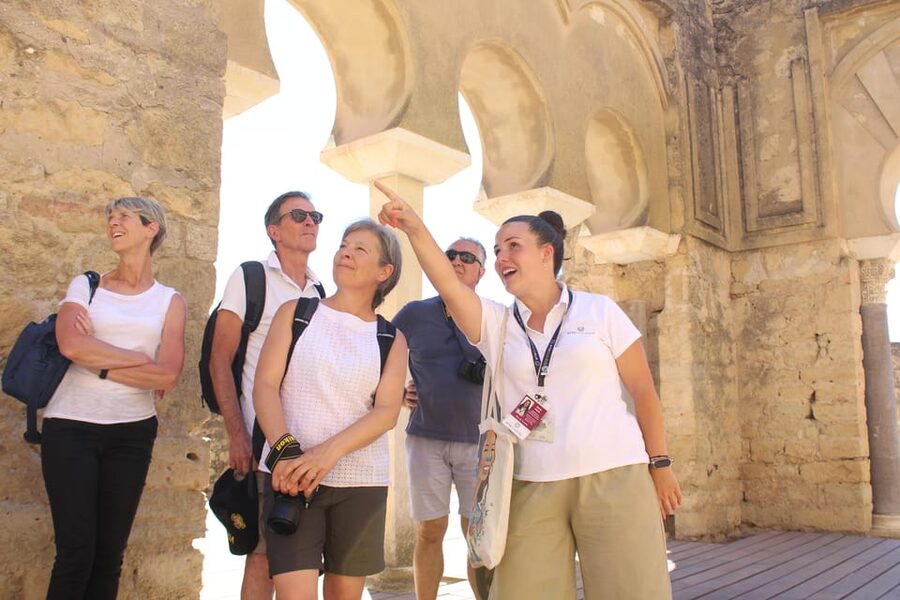 Córdoba: Guided Tour of Azahara Medina - Two ways to reach the palace-city