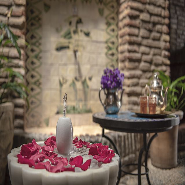 Córdoba: Hammam Al Ándalus Entry Ticket w/Optional Massage - Authentic feel, modern comfort, and shared spaces