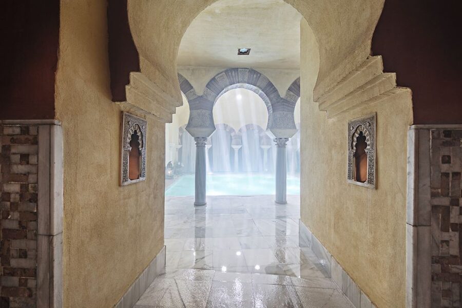 Córdoba: Hammam Al Ándalus Entry Ticket w/Optional Massage - The hot room is for slowing down