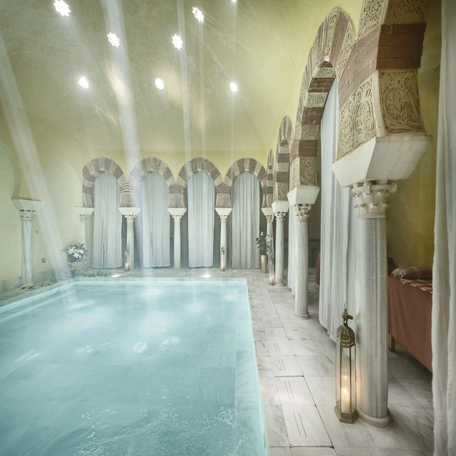 Córdoba: Hammam Al Ándalus Entry Ticket w/Optional Massage - Steam prepares you for treatment