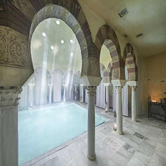 Córdoba: Hammam Al Ándalus Entry Ticket w/Optional Massage - How the timing affects the mood