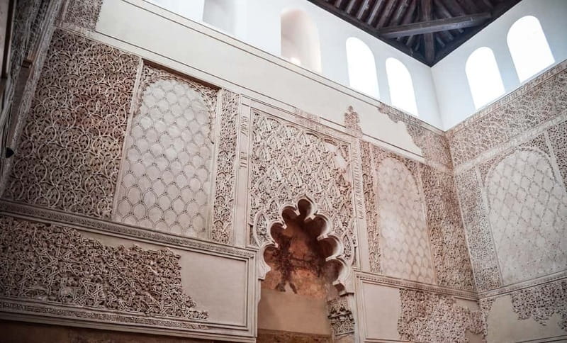 Córdoba: Jewish Quarter, Mosque, and Alcázar Tour - The Alcázar and its impressive gardens