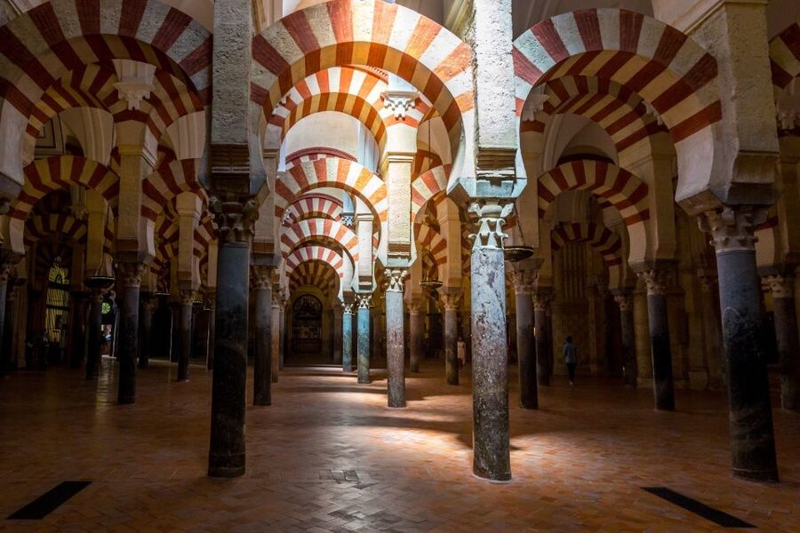 Córdoba: Mosque-Cathedral & Alcazar Guided Tour - The Alcázar and Its Royal Gardens