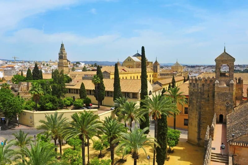 Córdoba: Mosque-Cathedral, Jewish Quarter and Alcázar Tour - The Alcázar: royal power behind stone walls