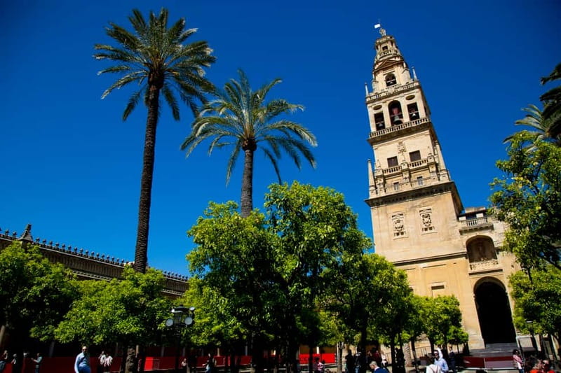 Córdoba: Mosque-Cathedral, Jewish Quarter and Alcázar Tour - Inside the Mosque-Cathedral of Córdoba
